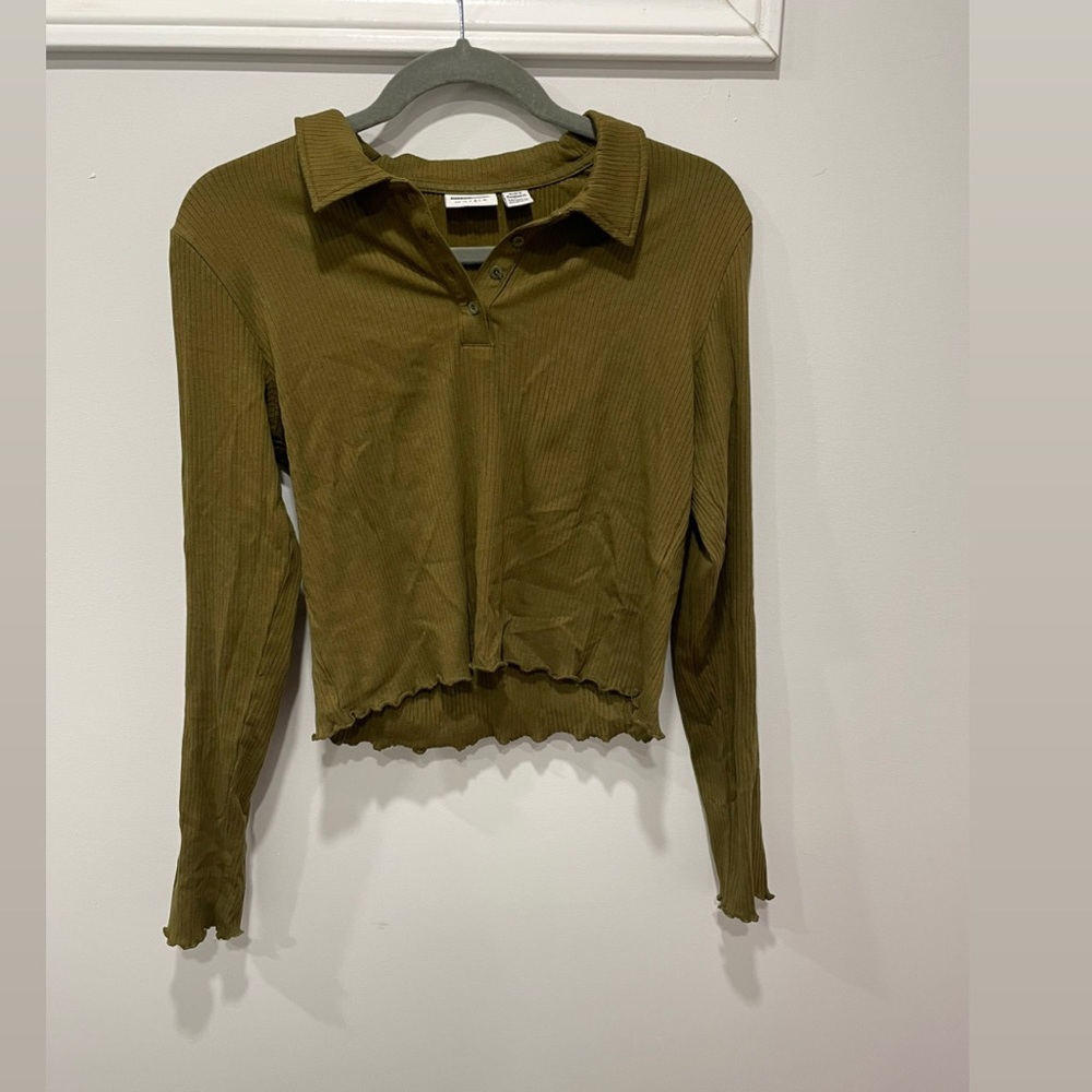 Green Cropped Collared Long Sleeve Top